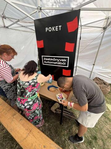 Készülnek a kellékek