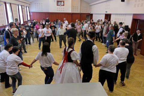 A Csillagszemű Tncegyüttes fellépését táncház követte