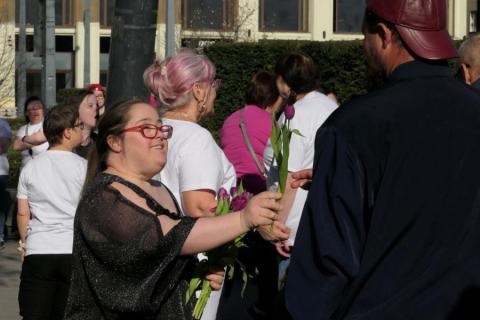 Fleshmob a fővárosi Deák téren